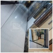 玻璃門(mén)上的頑固水漬如何清洗干凈？用納米海綿